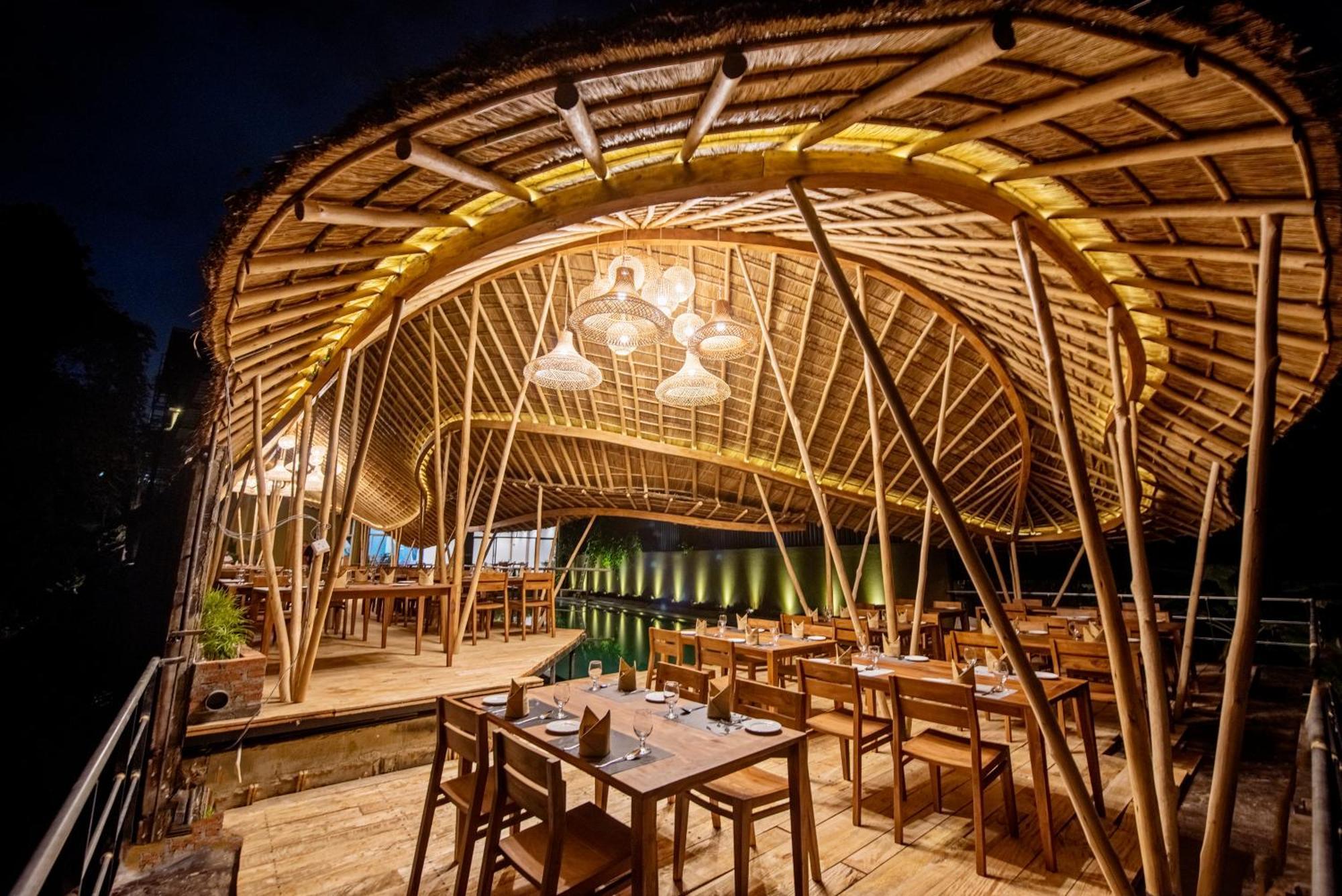 White Moon Resort Gampaha Exterior photo